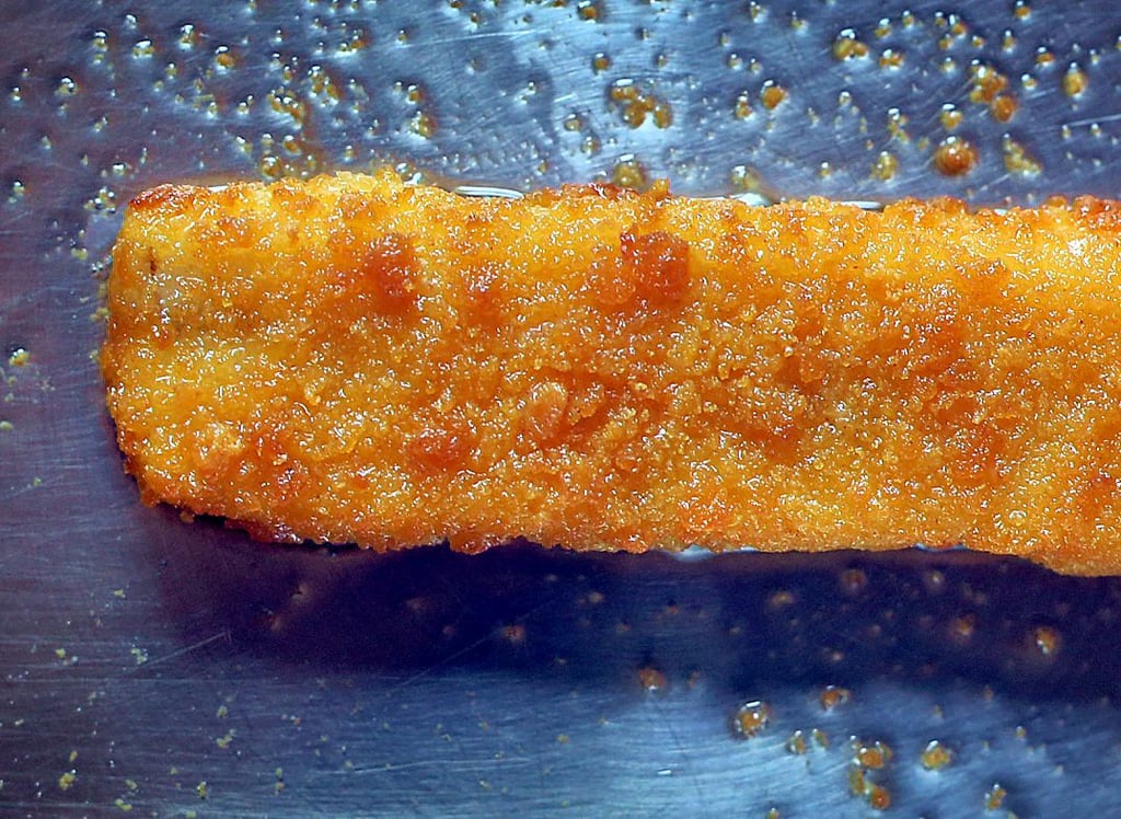 Fischstäbchen, das. Fettig, viereckig und in der Kantinen-Hitliste weit oben. Also bis neulich. 