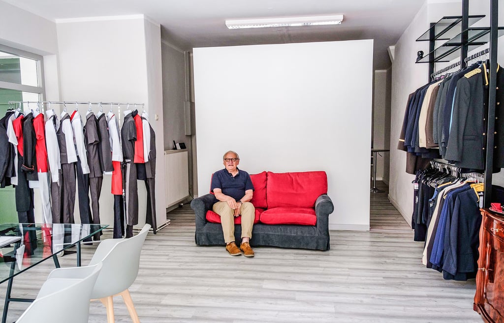 Senior-Chef Friedrich Klaus Ullmann im Showroom in der Coswiger Straße 20