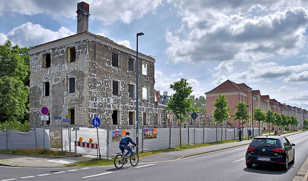 Ein Wohnblock der GWG an der Anhaltstraße wird abgerissen.