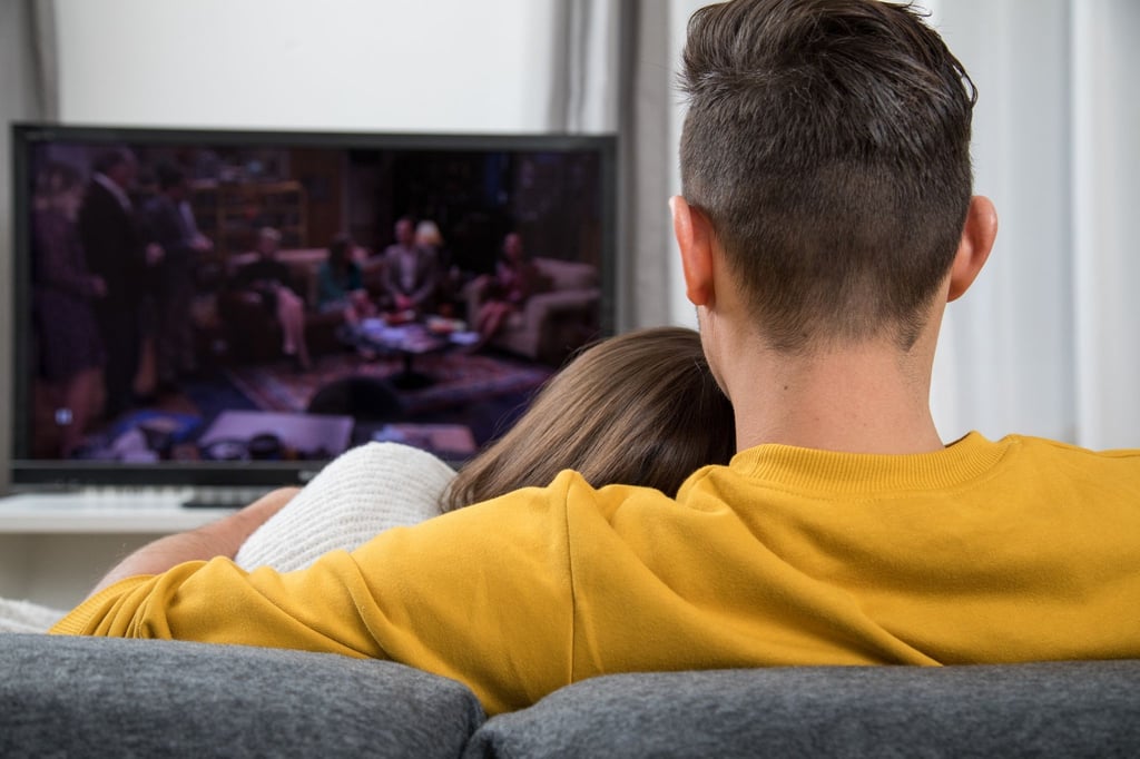 Kostenloses Streaming von Filmen kann verlockend sein - und illegal. Hellhörig werden sollten Verbraucher besonders dann, wenn aktuelle Kinofilme umsonst angeboten werden.