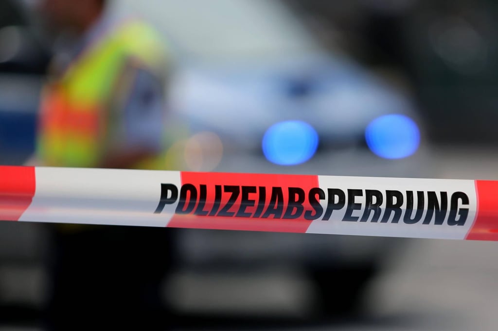 Bei einem Unfall in Berlin wurde einer Radfahrerin ein Arm abgetrennt.