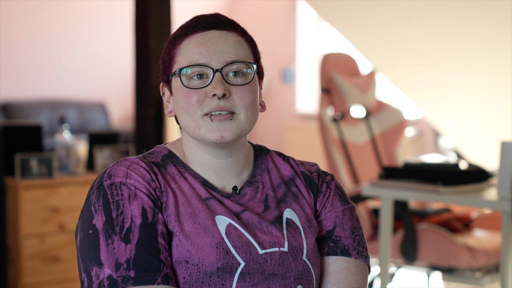 Im Video schildert Yuki sehr offen ihr Leben nachdem sexuellen Missbrauch.