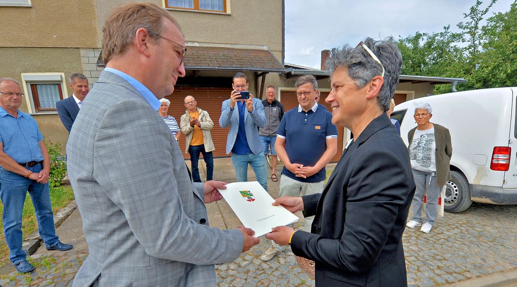 Eine halbe Million Euro erhielt Landrat Bauer für den Ausbau des Internets in Freckleben.