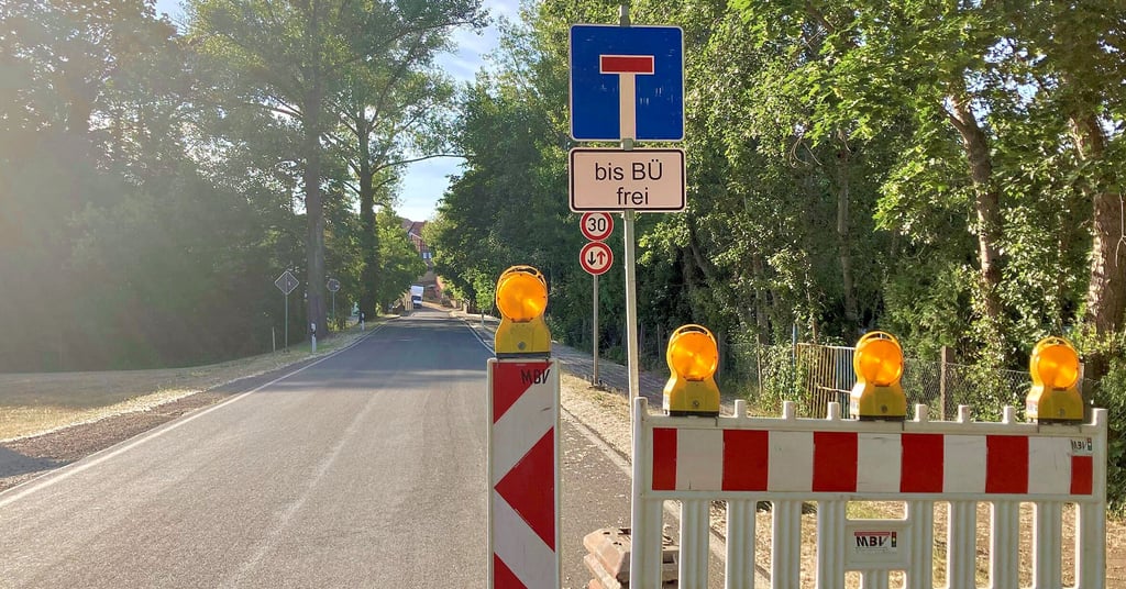 Die Kreisstraße K 1321 zwischen Ditfurt und Wegeleben ist ab dem Bahnübergang voll gesperrt.