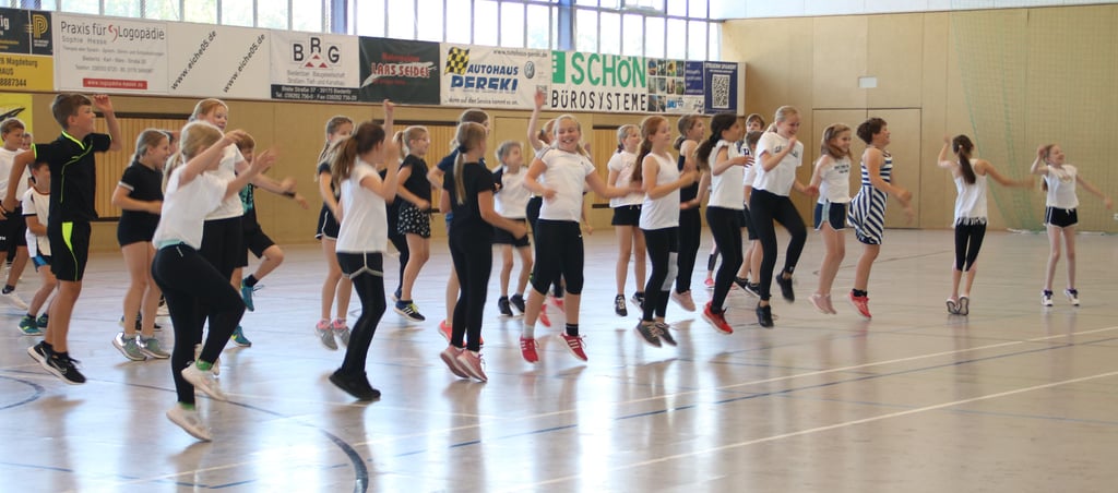 Premiere des Projektes DanceCoolTour mit Nico Hilger in der Biederitzer Ehlesporthalle.