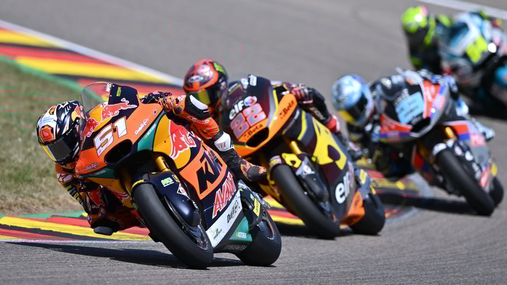 Ein spannendes Rennen in der Moto2-Klasse auf dem Sachsenring.