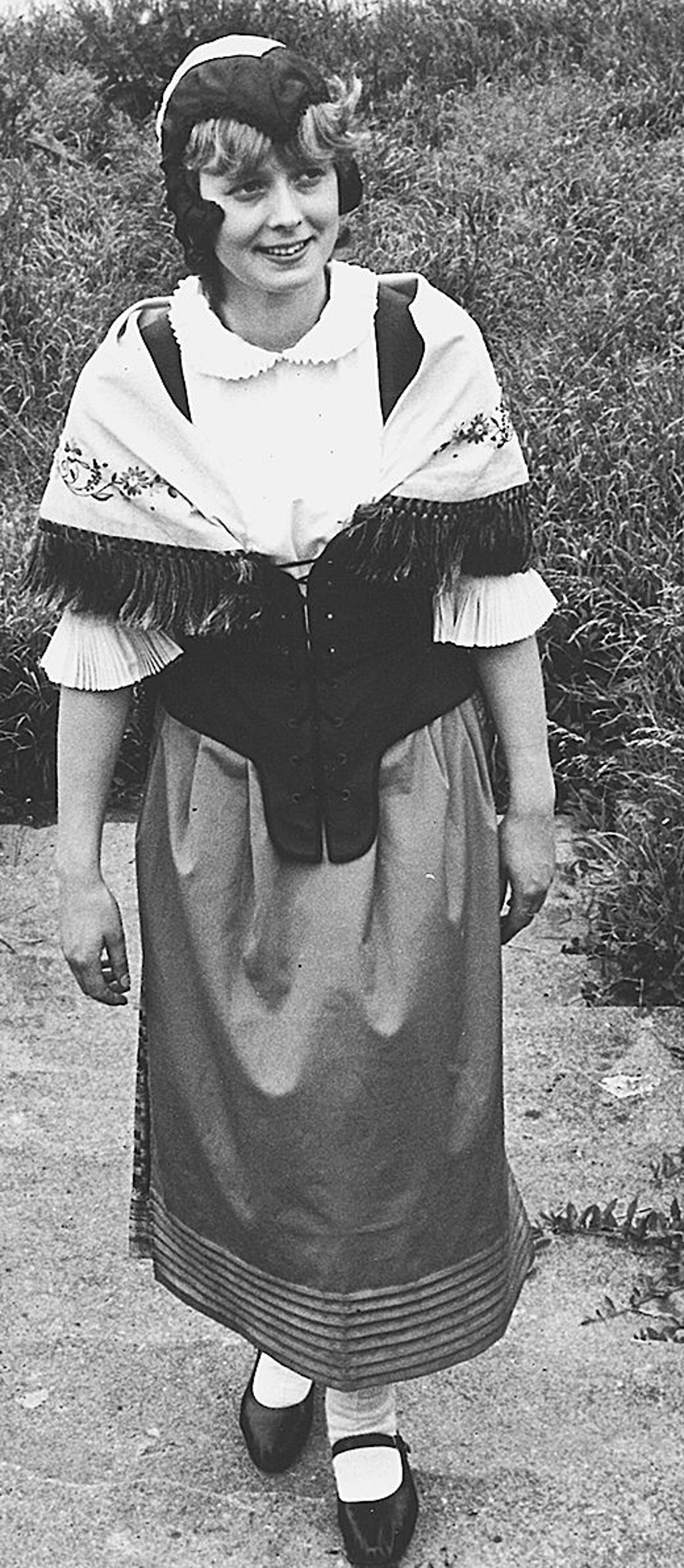 Eine der Trachten – hier die der Börde. Die Tracht spiegelt die Zeit um 1850 wider und ist heute im Bördemuseum Ummendorf zu sehen.
