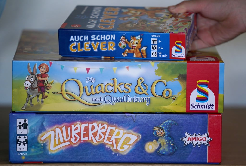 Die drei Kinderspiele „Auch schon clever“ (Wolfgang Warsch/Schmidt Spiele), „Mit Quacks und Co. nach Quedlinburg“ (Wolfgang Warsch/Schmidt Spiele) und „Zauberberg“ (Amigo).