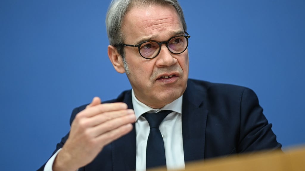 Georg Maier zufolge ist die AfD in Thüringen „eine eindeutig rechtsextremistische Höckepartei“.