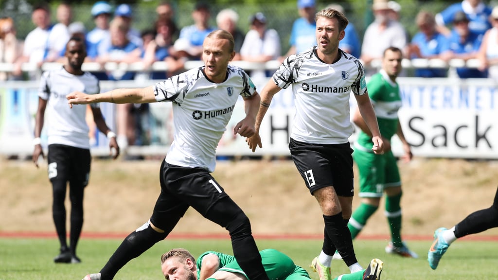 FCM-Torwart Dominik Reimann (l.) lief beim Test gegen Ilsenburg aus Feldspieler auf.