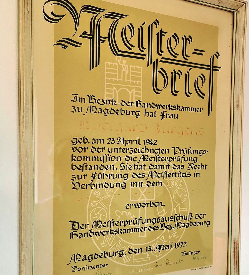 Der Meisterbrief von Edelgard Jürgens von 1972. Ihr Name ist dabei schon etwas verblasst.