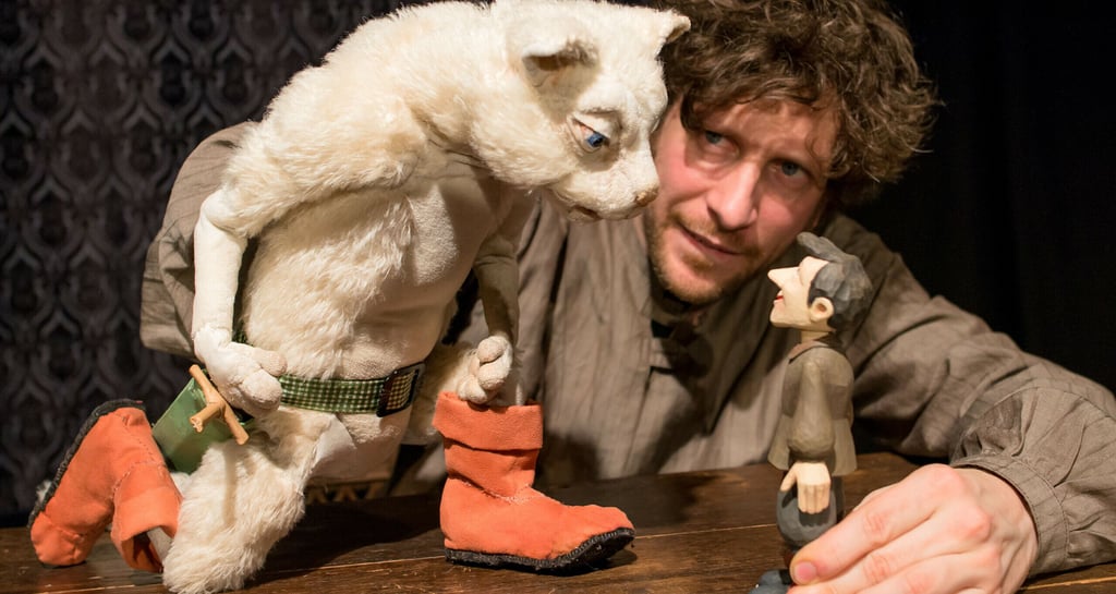 "Die gestiefelte Katze" von Daniel Wagner gehört zum Programm des Internationalen Figurentheaterfestivals in Magdeburg.