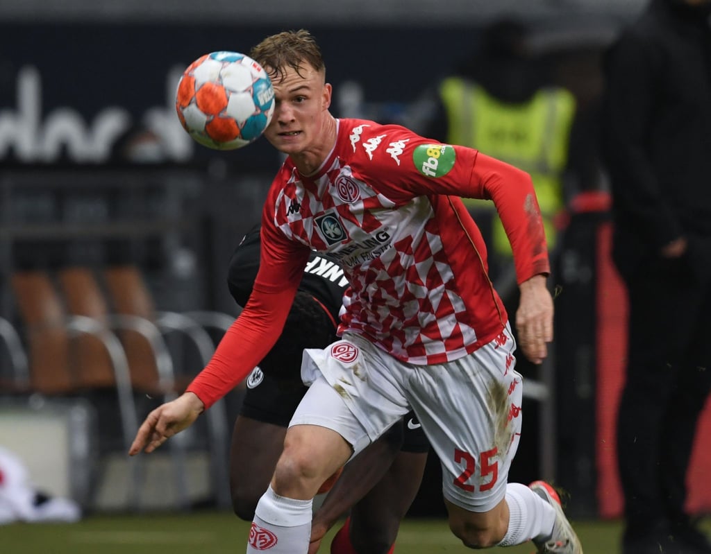 Niklas Tauer in Aktion für den FSV Mainz 05.