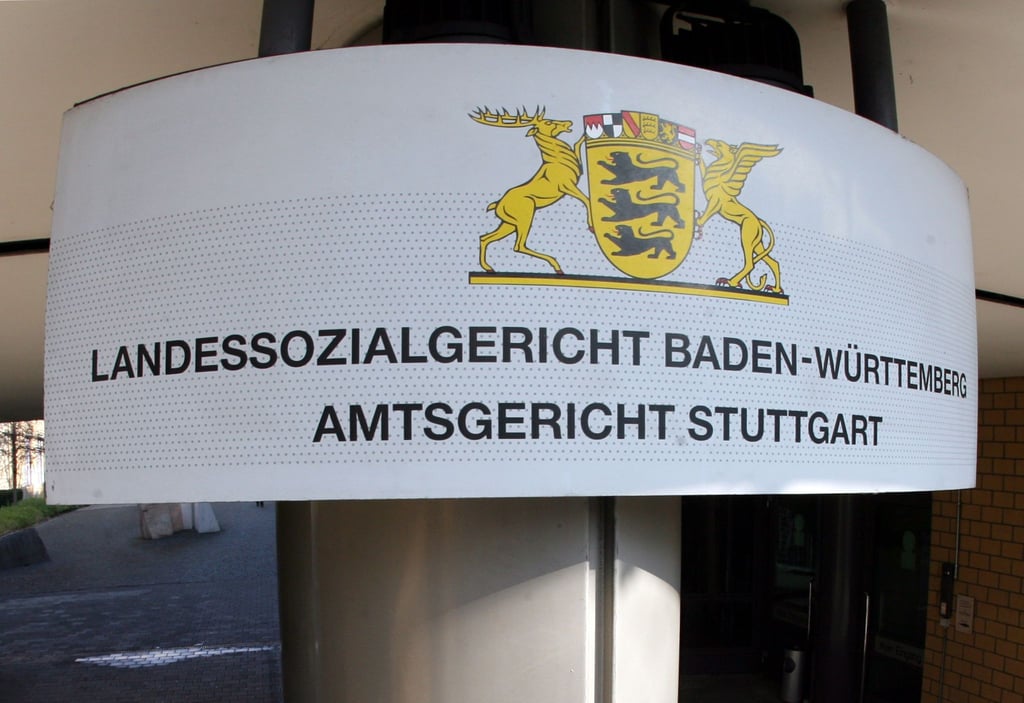 Ein Impfschaden kann trotz einer ausgeprägten Reaktion nur dann anerkannt werden, wenn es sich nicht um eine übliche Nebenwirkung des Impfstoffes handelt und alles ärztlich dokumentiert worden ist.