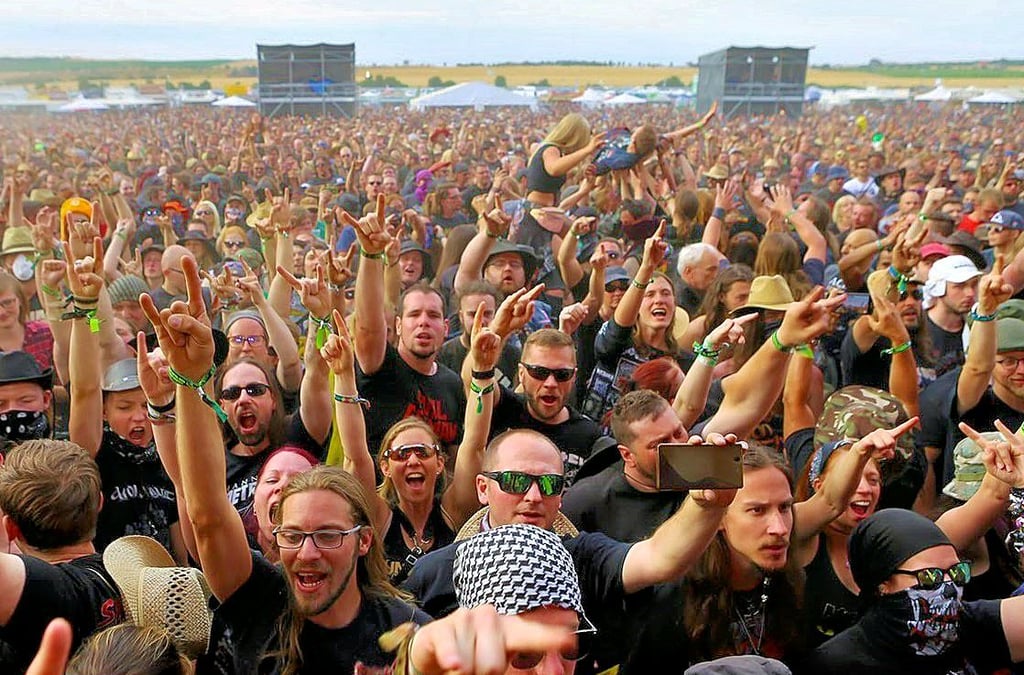 Tausende Metal-Fans - wie hier 2019 - werden auf dem Flugplatz Ballenstedt erwartet. Für ihre Anreise gibt es jetzt eine weitere Zufahrt.
