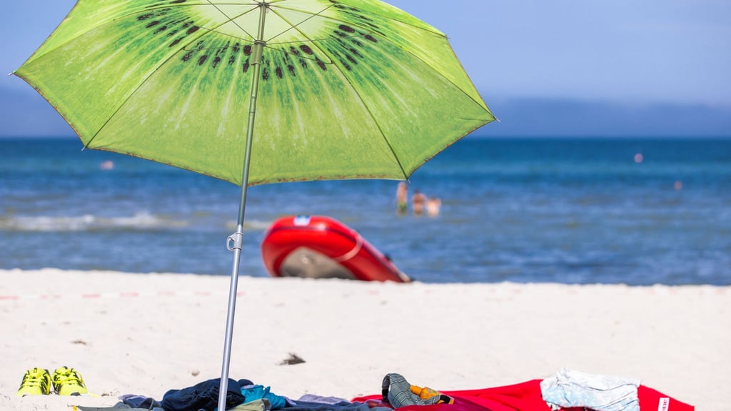 Die meisten europäischen Länder haben ihre strengen Corona-Bestimmungen inzwischen aufgehoben. Doch auf einige Regeln müssen sich Urlauber weiterhin einstellen.