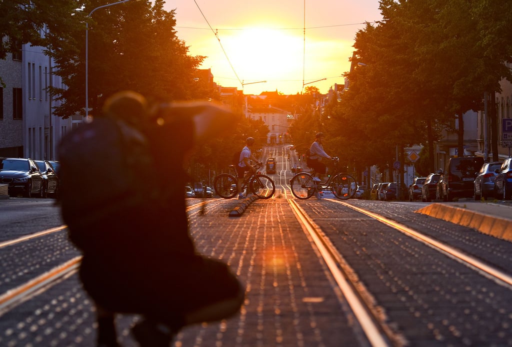 San Francisco oder Halle? Der Sonnenuntergang in der Lu-Wu ist stets ein begehrtes Fotomotiv um die Zeit der Sommersonnenwende herum.