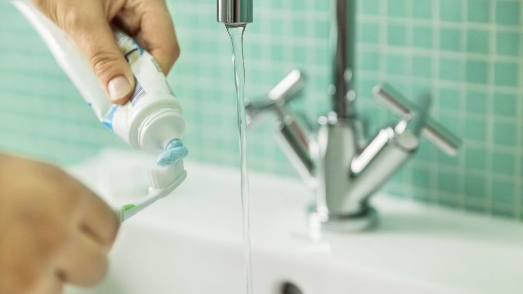 Aufgrund von Wasserknappheit müssen Bewohner eines Dorfes in Frankreich ihren Verbrauch momentan erheblich einschränken.