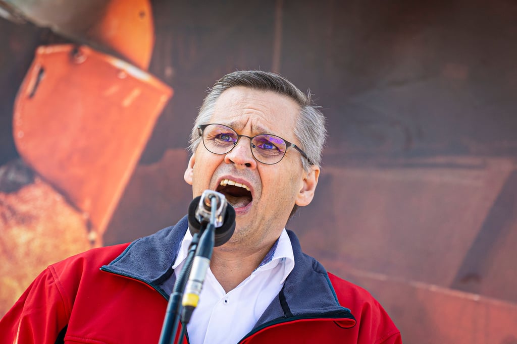 Sachsen-Anhalts IG-Metall-Bezirksleiter Thorsten Gröger fordert in der aktuellen Tarifrunde bis zu acht Prozent mehr Lohn für die Beschäftigten in der Branche.