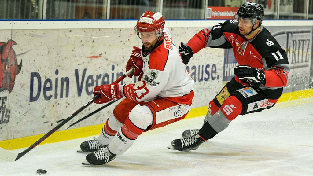 Finn Walkowiak (r.) ist bei den Saale Bulls eine verlässliche Größe in der Verteidigung.