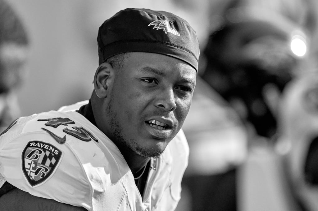 Der Linebacker der Baltimore Ravens, Jaylon Ferguson, während eines Spiels gegen die Cincinnati Bengals im Dezember 2021. Ferguson starb im Juni 2022. Er wurde nur 26 Jahre alt.