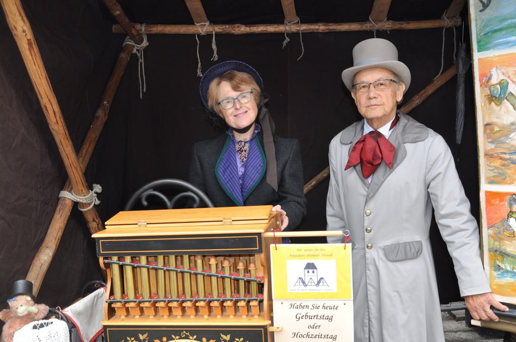 Rosi und Frithjof Grögler in Werben waren schon oftmals als Händler beim Biedermeier-Sommer in Werben.