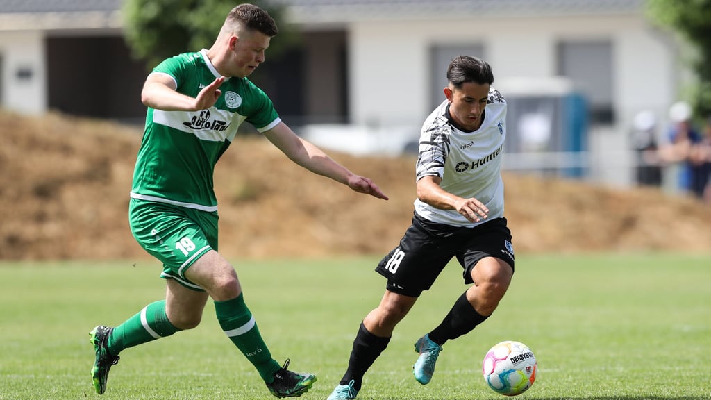 FCM-Profi Jason Ceka (r.), hier beim Testspiel gegen Ilsenburg.