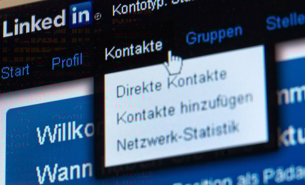 Bei sozialen Netzwerken wie Xing und Linkedin seinen Lebenslauf hochladen und darauf hoffen, dass man von Jobangeboten überhäuft wird. Doch ist es so einfach, an einen Job zu kommen?