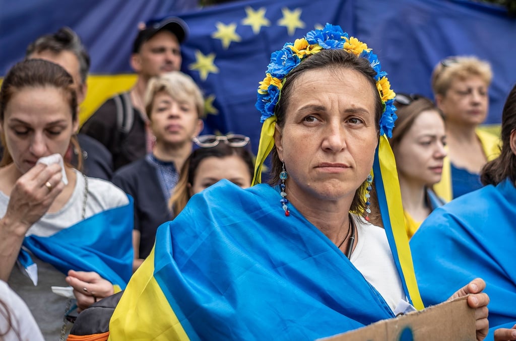 Ukrainerinnen bei einer Kundgebung vor dem Sitz des Europäischen Rates in Brüssel.