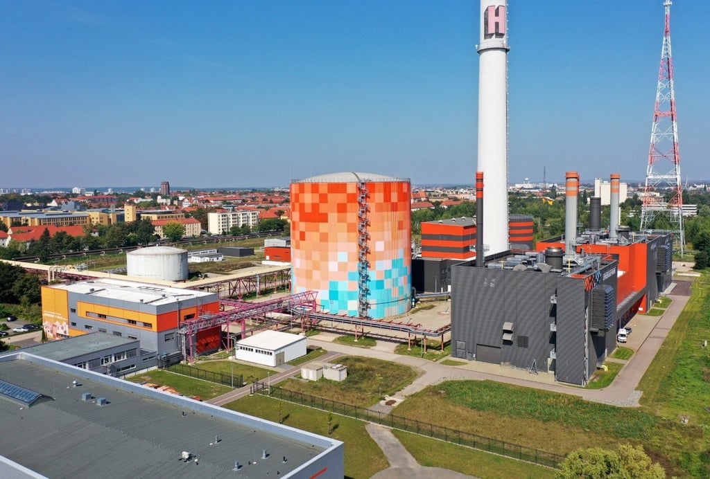 EDas Herz der Energieversorgung für Halle schlägt in diesem Park an der Dieselstraße. Hier produziert die EVH den Strom und die Fernwärme für ihre Kunden in Halle. Erdgas als Energieträger ist dafür unerlässlich. Perspektivisch sollen die Turbinen mal mit Wasserstoff laufen.
