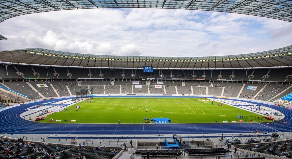 Für den Nachmittag und frühen Abend sind noch zehn Leichtathletik-Entscheidungen im Olympiastadion vorgesehen.