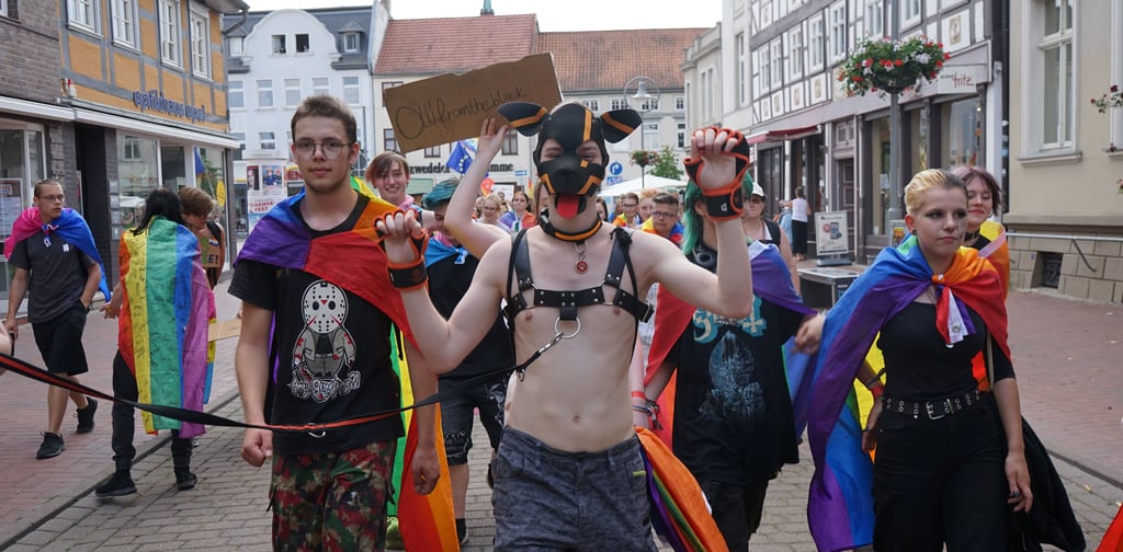 In Regenbogenfarben ging es durch Salzwedel.