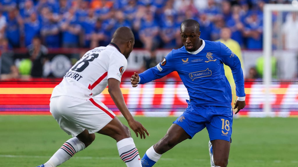 Glen Kamara (r.) ist 26 Jahre alt und kickt seit 2019 für die "Gers"