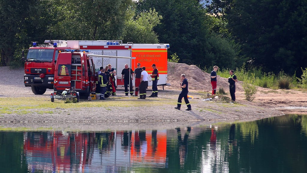 Tödlicher Badeunfall? Taucher finden Leiche eines 18Jährigen in Teich
