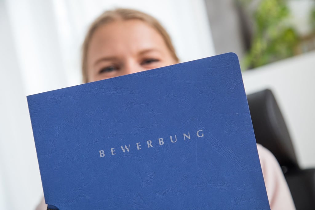 Nicht immer sind Bewerbungen von Erfolg gekrönt:&nbsp;Wenn es im Traumberuf nicht klappt, müssen angehende Azubis auch Kompromisse eingehen können.