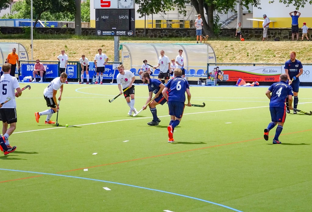 Den Hockey-Herren des TSV Leuna droht nach der Niederlage gegen Osterienburg der Abstieg aus der Regionalliga.