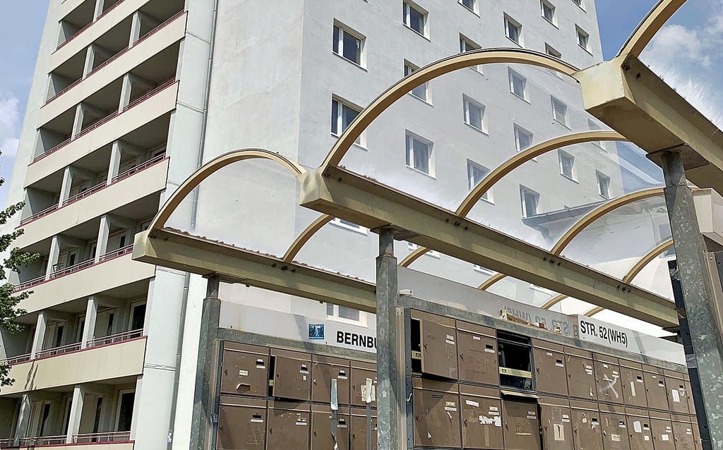 Rund 150 Zimmer von nach China ausgezogenen Studenten wurden über Ostern 2021 in dem Hochhaus an der Bernburger Straße in Köthen aufgebrochen.