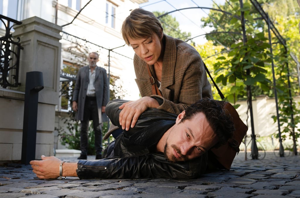 Ellen Berlinger (Heike Makatsch) hat Hannes Petzold (Klaus Steinbacher) zu Fall gebracht und kann ihn festnehmen.