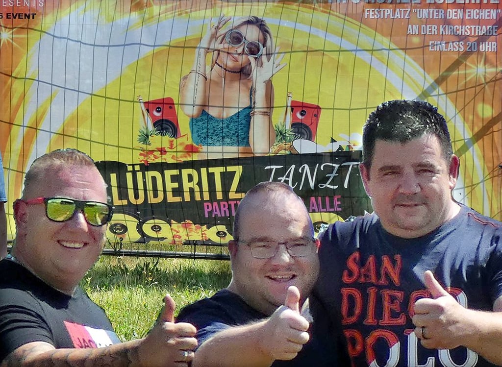 Barkeeper Stephan Deuble, Veranstalter Saschko Thielecke und DJ Ronny Leuschner freuen sich auf die Veranstaltung.