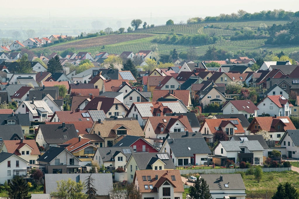 Stolzer Besitzer eines Eigenheims? Dann müssen Sie der Finanzbehörde in diesem Jahr Angaben für die Grundsteuerreform liefern.