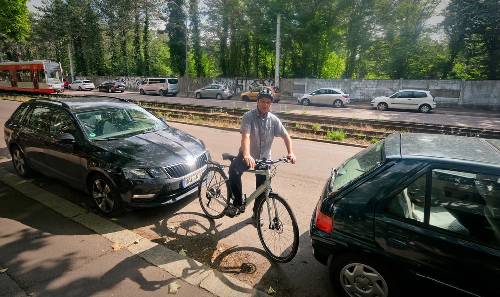 SPD-Mitglied Torsten Schiedung setzt sich dafür ein, dass der geplante Ausbau der Elsa-Brändström-Straße noch einmal neu bewertet wird.