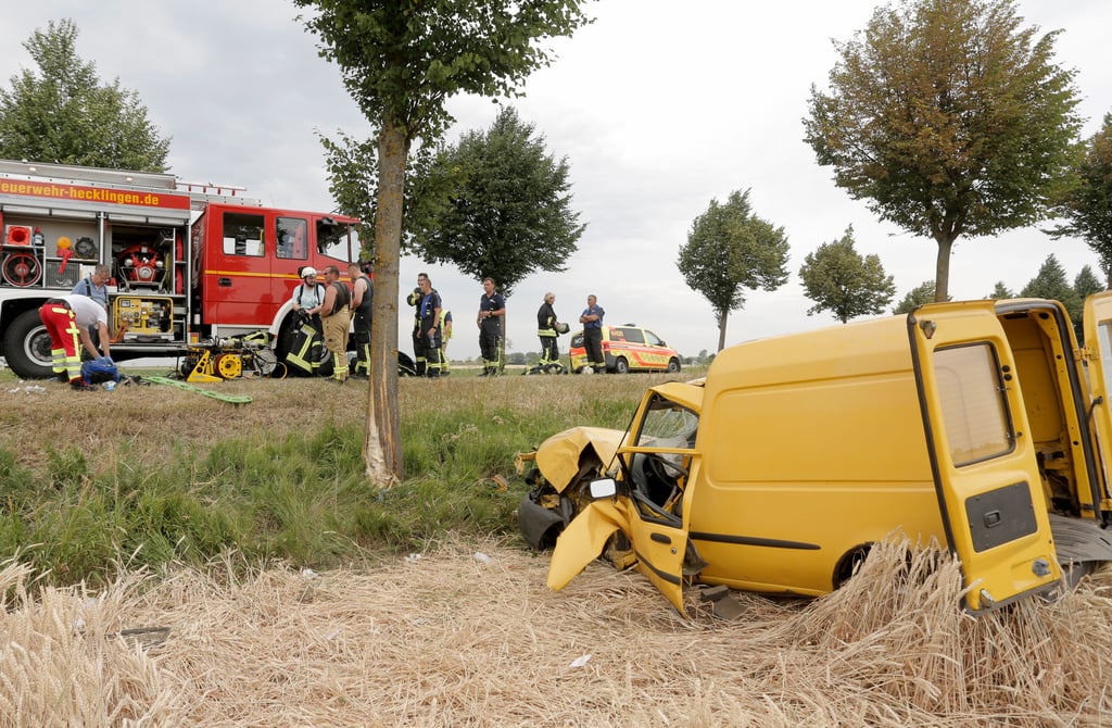 Zu einem schweren Verkehrsunfall wurden die Kameraden der freiwilligen Feuerwehren Schneidlingen, Groß Börnecke und Hecklingen am Montag, 22. Juni 2022, gerufen.