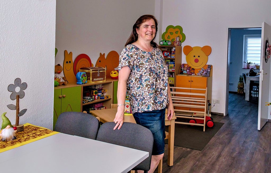 Gerdina Hyzyk im Domizil des von ihr geleiteten Vereins für Pflege- und Adoptiveltern Anhalt-Wittenberg: Der besteht seit 25 Jahren.