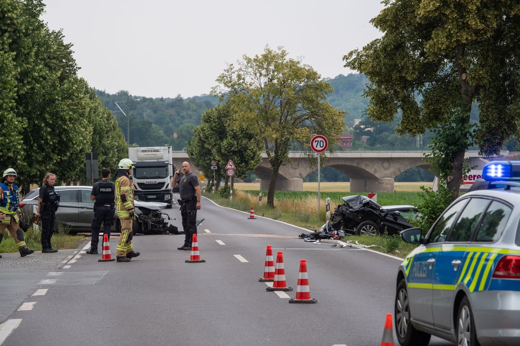 Auf der Landesstraße 205 nahe dem Naumburger Ortsteil Henne ereignete sich am Mittwochnachmittag ein schwerer Unfall.