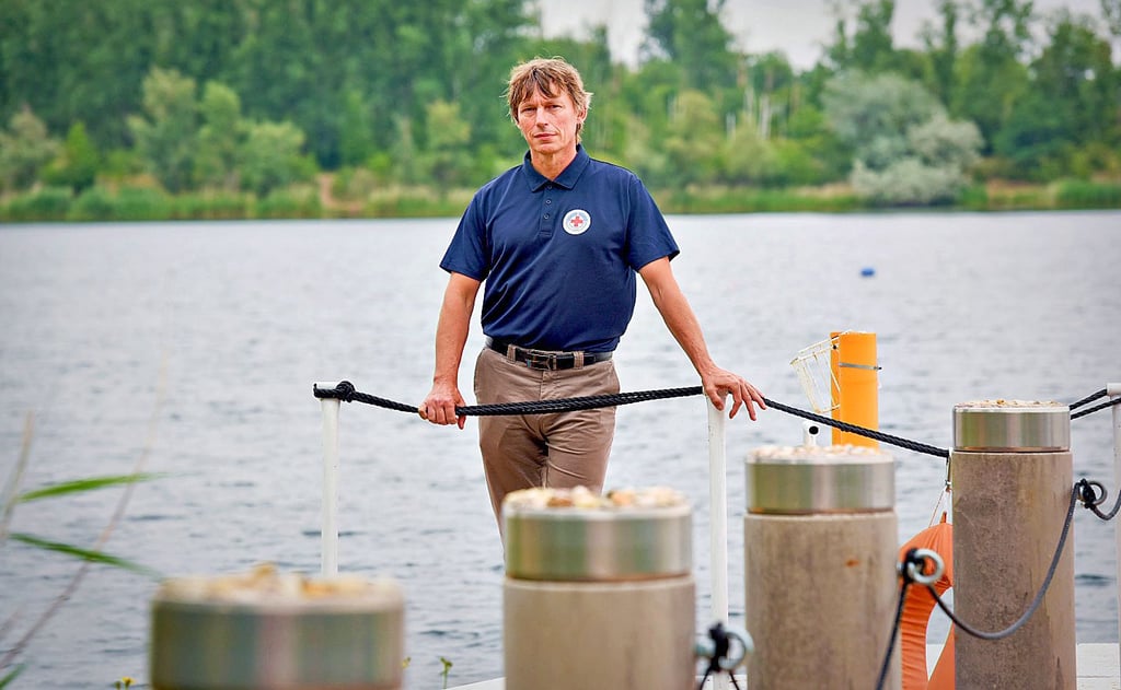 Sven Thomas, Geschäftsführer der Wasserwacht, würde mit seinem Verein mithelfen, den Hufeisensee in einen besseren Zustand zu versetzen.