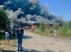 Nach dem russischen Raketeneinschlag in einem belebten Einkaufszentrum in Krementschuk sind dass zahlreiche Zivilisten getötet oder verletzt worden.