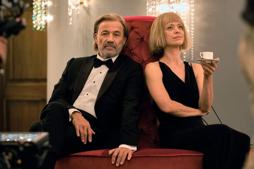 Nikolaus (Heiner Lauterbach) spricht Maria (Heike Makatsch) im Casino an.