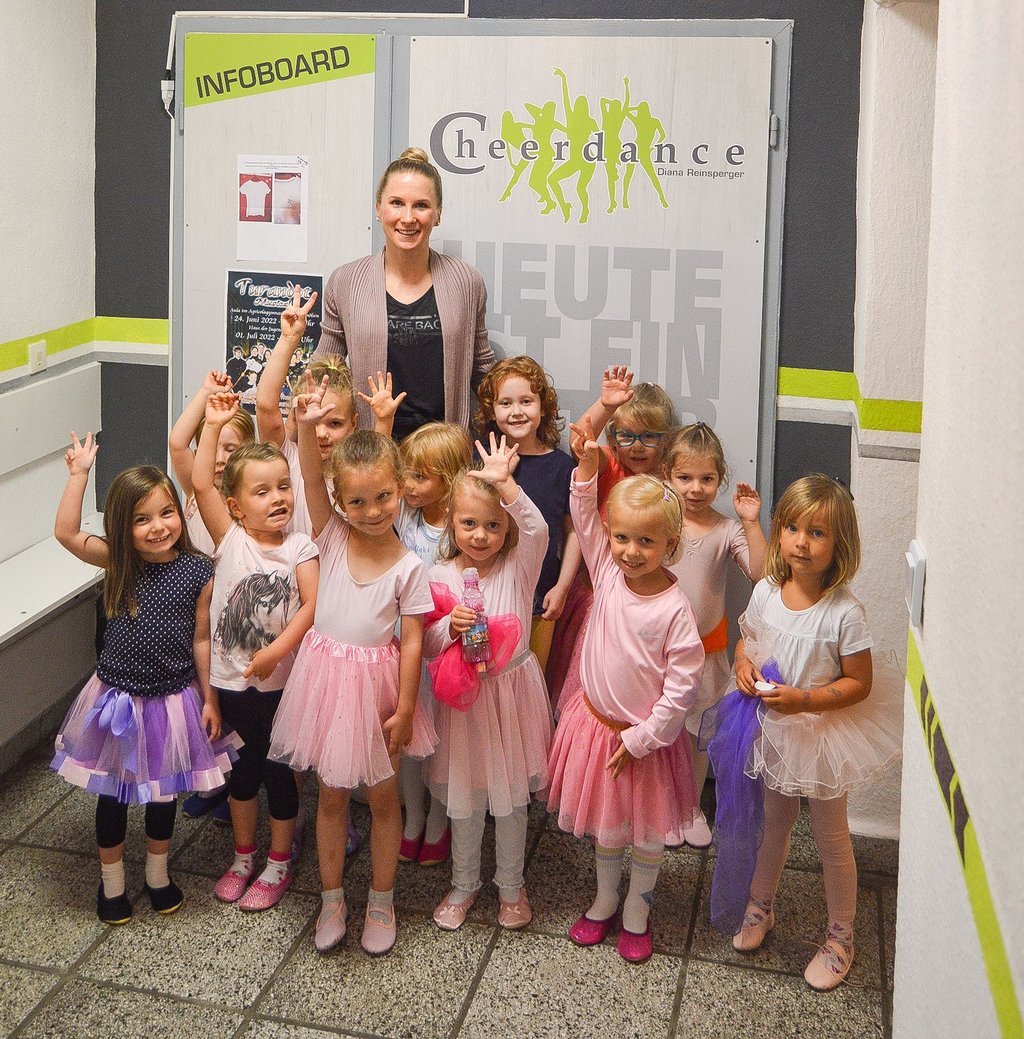 27 Monate ohne Auftritt - diese Zeit ist für Diana Reinsperger und ihre Cheerdance-Tanzschule aus Hohenmölsen nun vorbei.