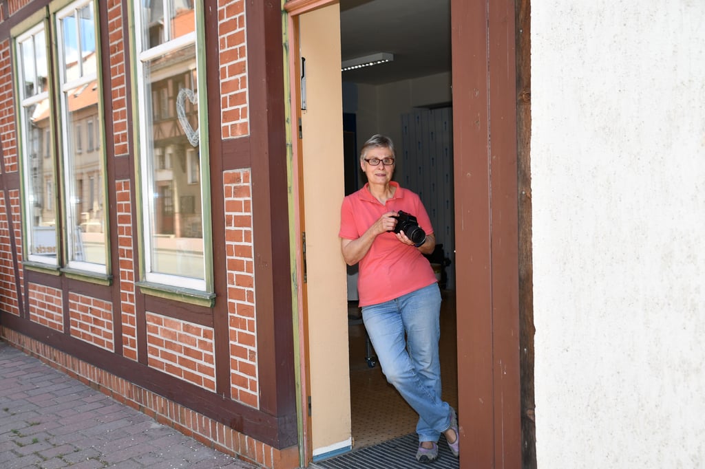 Lydia Warnecke legt nach 44 Jahren ihre Kamera beiseite und geht in Ruhestand.