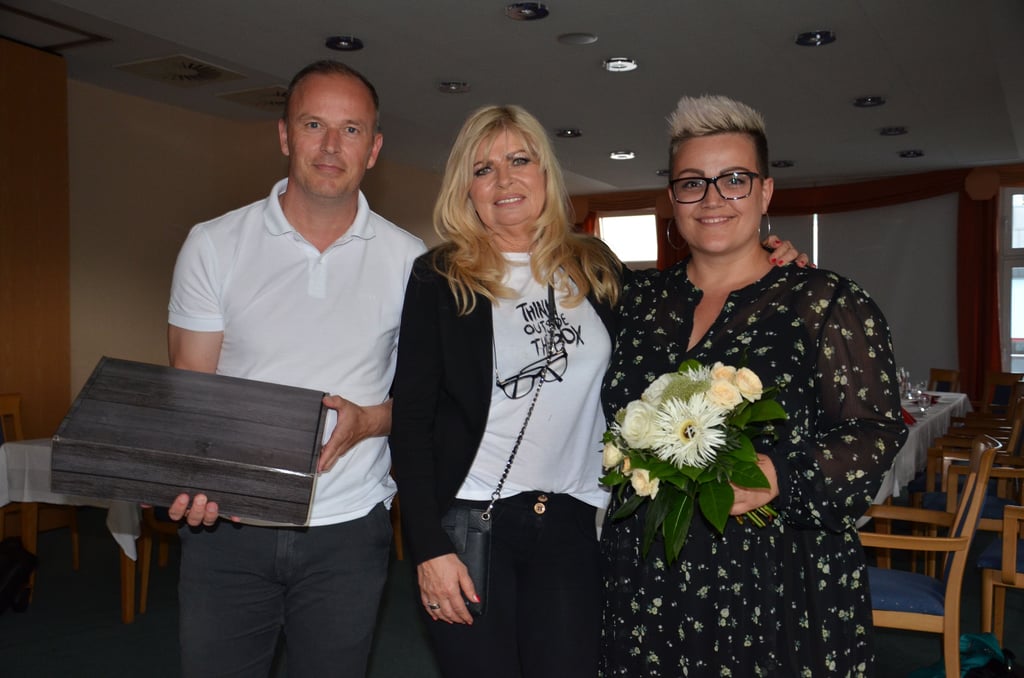 Auch in der Handwerker-Handel Gilde Staßfurt ließ Gilde-Vorsitzende Carmen Neugebauer-Zimmermann (Mitte) Corona thematisieren. Sie bedankte sich bei Andreas Moosdorf für aktuelle Informationen dazu, und bei Anja Vogel, die zum Thema Unternehmensnachfolge referierte.